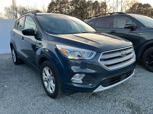 Used 2019 Ford Escape SEL image 7
