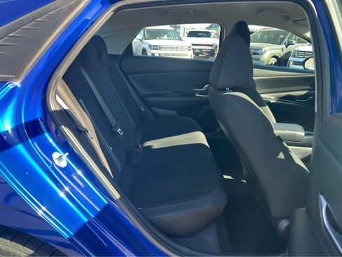 Used 2023 Hyundai Elantra SEL w/ Convenience Package image 25