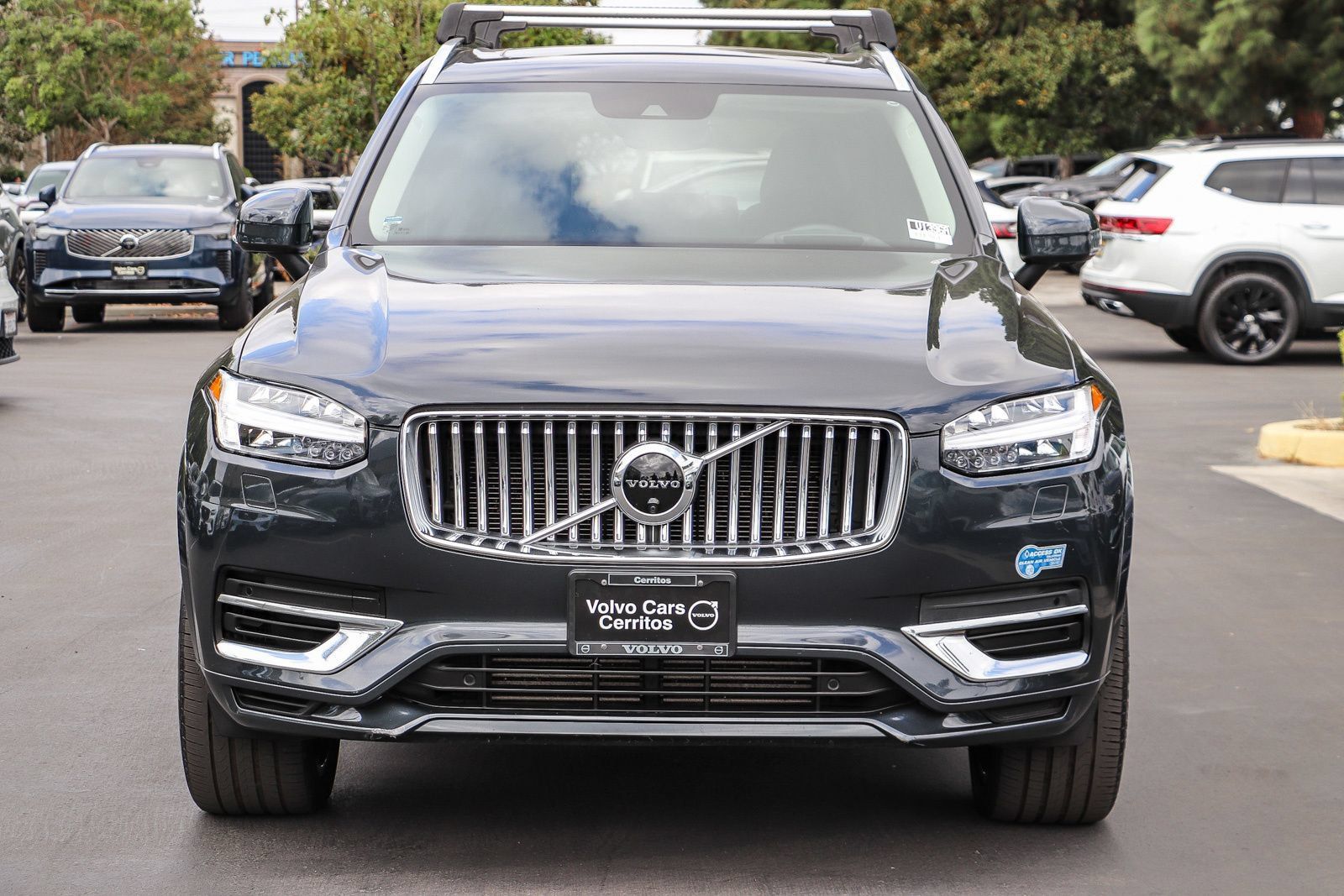 Used 2021 Volvo XC90 T8 Inscription Expression w/ Advanced Package AWD/4WD image 2