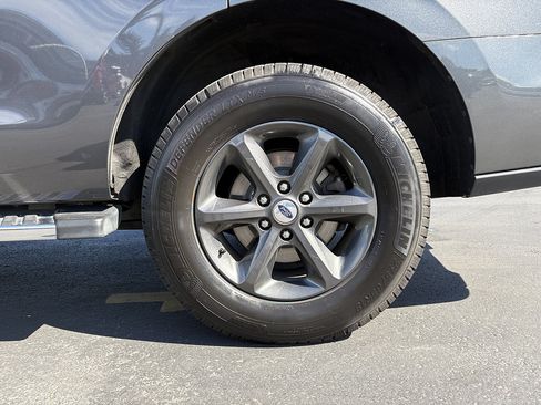 Used 2019 Ford Expedition XLT w/ Equipment Group 202A AWD/4WD image 13