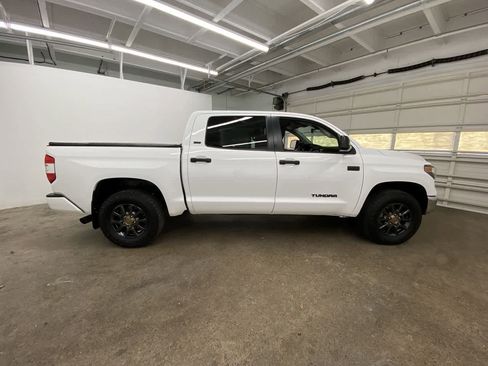 Used 2021 Toyota Tundra SR5 w/ Trail Edition image 7