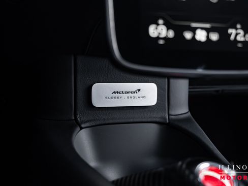 Used 2023 McLaren Artura image 32