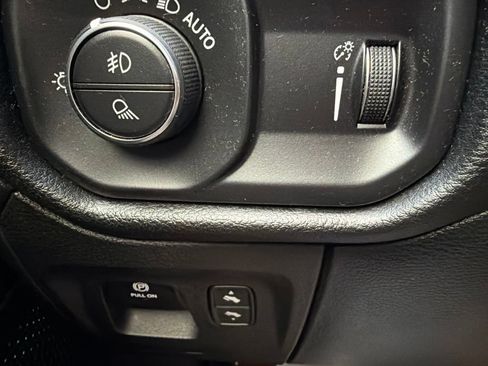 Used 2022 RAM 1500 Big Horn AWD/4WD image 29