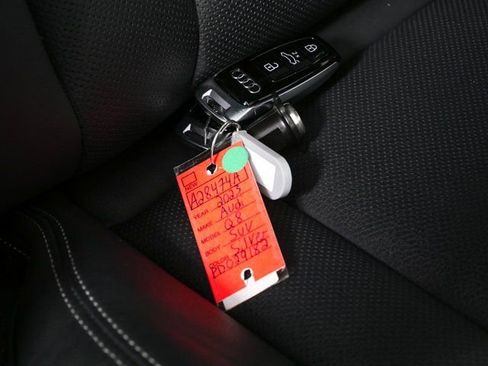 Used 2023 Audi Q8 Premium Plus image 41