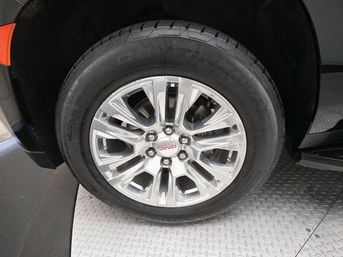 Used 2022 GMC Yukon XL Denali image 28