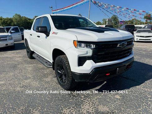 Used 2023 Chevrolet Silverado 1500 LT Trail Boss image 3