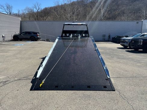 New 2026 RAM 5500 4x4 Regular Cab image 27