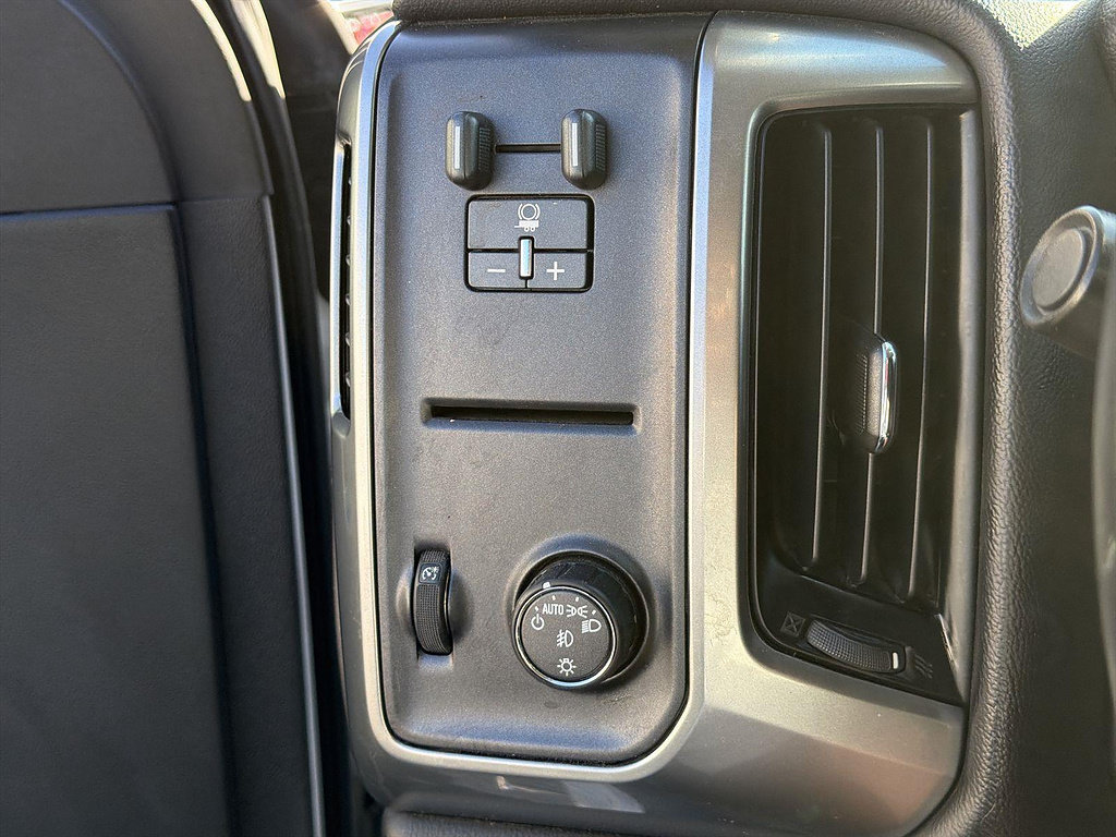 Used 2015 Chevrolet Silverado 2500 LT w/ LT Convenience Package RWD image 16