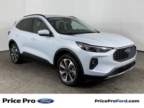 Used 2025 Ford Escape Platinum AWD/4WD image 1