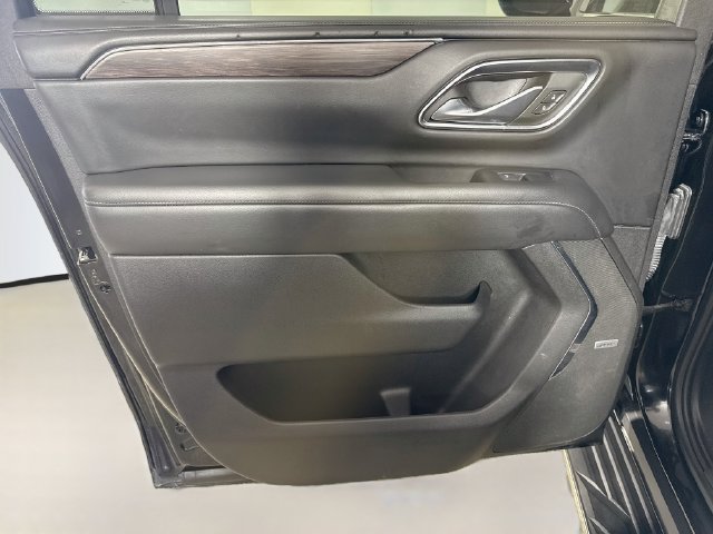 Used 2023 Chevrolet Suburban LT RWD image 25