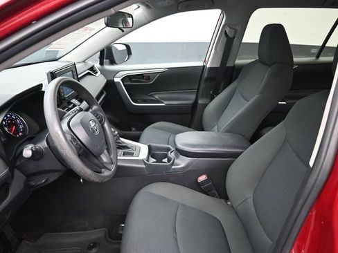 Certified 2020 Toyota RAV4 LE image 26