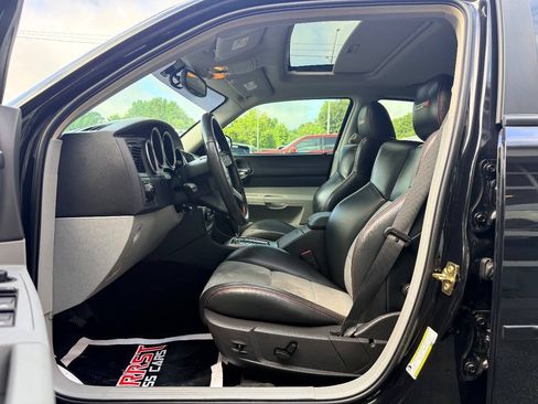 Used 2006 Dodge Charger SRT8 w/ SRT Option Group III RWD image 18