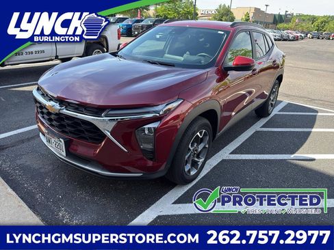 Used 2025 Chevrolet Trax LT w/ Driver Confidence Package FWD image 1
