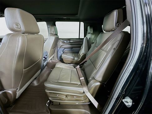 Used 2021 GMC Yukon XL Denali w/ Denali Premium Package image 15