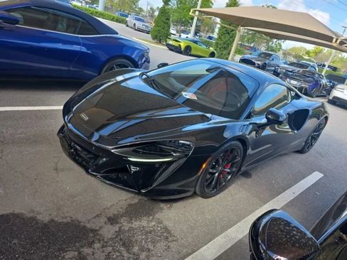 Used 2023 McLaren Artura image 3
