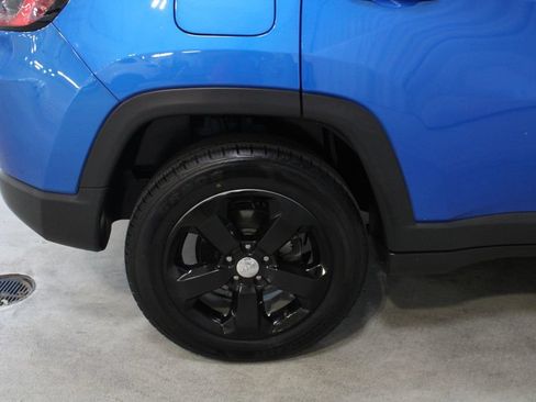 Used 2018 Jeep Compass Latitude w/ Cold Weather Group AWD/4WD image 26