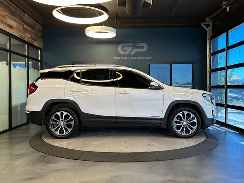 Used 2018 GMC Terrain SLT w/ Preferred Package AWD/4WD image 2