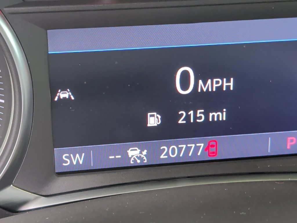 Used 2022 GMC Terrain SLT w/ Tech Package AWD/4WD image 4