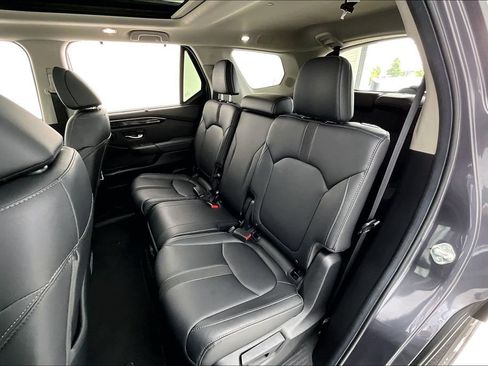 Used 2024 Honda Pilot Touring image 32