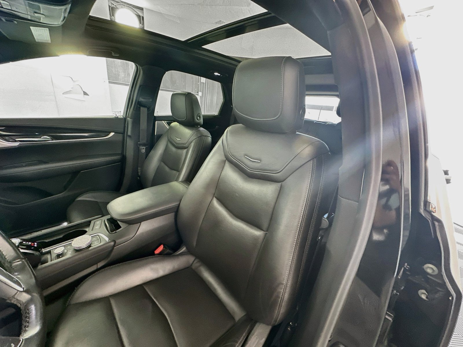 Used 2021 Cadillac XT5 Premium Luxury w/ LPO, Floor Liner Package FWD image 21