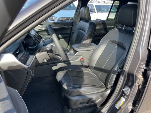 Used 2024 Jeep Grand Cherokee Limited 4xe image 18