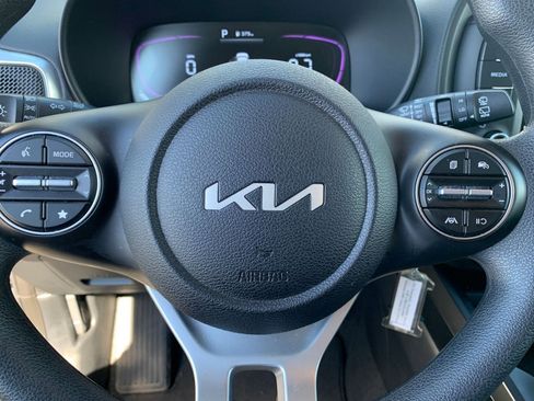 Used 2025 Kia Soul LX w/ LX Technology Package image 25