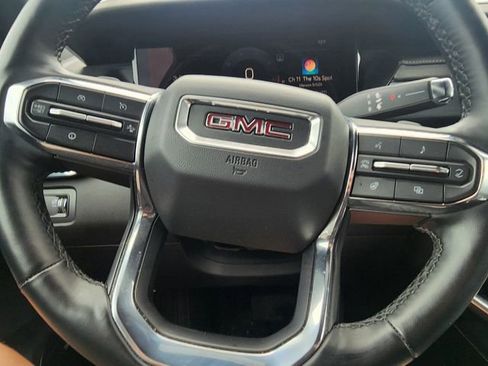 Used 2025 GMC Acadia Elevation FWD image 24