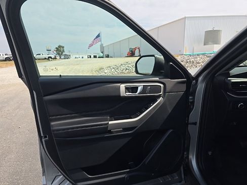 Used 2023 Ford Explorer XLT w/ Equipment Group 202A image 11