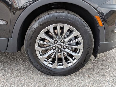 Certified 2025 Cadillac XT4 Premium Luxury image 14