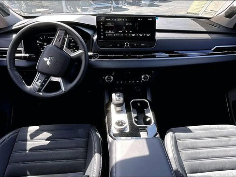 New 2026 Mitsubishi Outlander SE FWD image 5