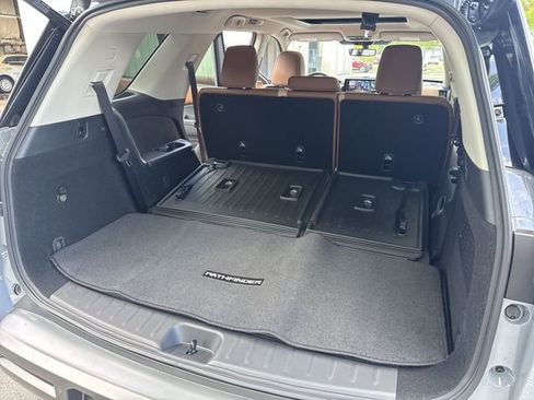 New 2026 Nissan Pathfinder Platinum AWD/4WD image 13