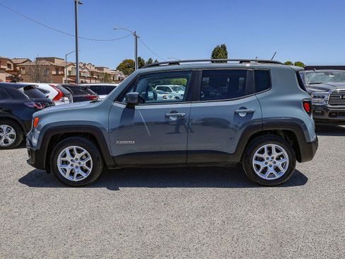 Used 2017 Jeep Renegade Latitude FWD image 7