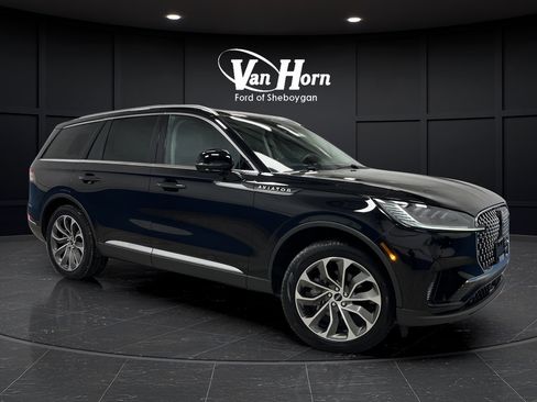 Used 2025 Lincoln Aviator Reserve AWD/4WD image 1