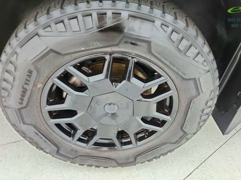 Used 2024 Tesla Cybertruck AWD Crew Cab image 54