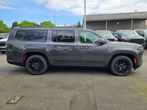 New 2026 Jeep Grand Wagoneer L Limited AWD/4WD image 8