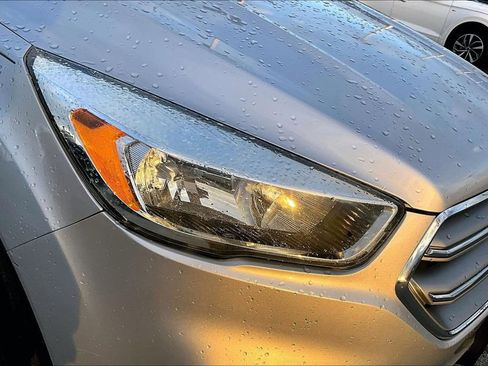Used 2017 Ford Escape SE FWD image 27