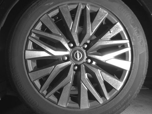 Used 2025 Nissan Altima 2.5 SV FWD image 14