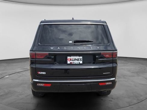 Used 2024 Jeep Wagoneer Series II AWD/4WD image 9