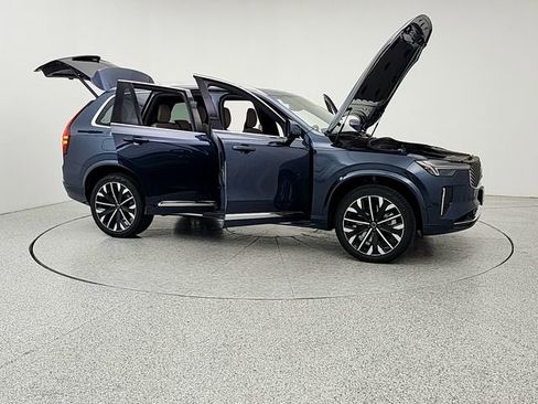 New 2026 Volvo XC90 T8 Plus w/ Protection Package Premier AWD/4WD image 10