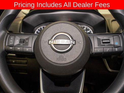 Used 2023 Nissan Rogue SV FWD image 17