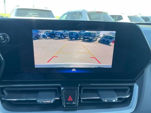 Used 2025 Chevrolet TrailBlazer LT AWD/4WD image 16