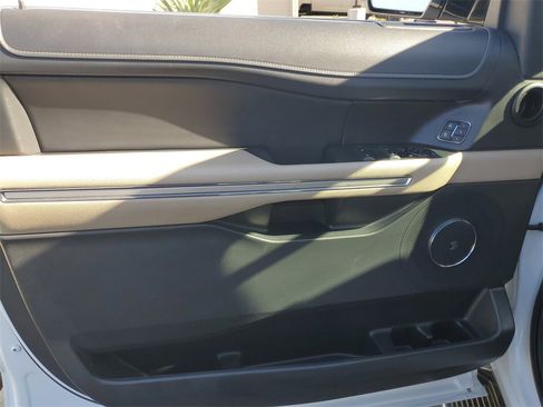 Used 2023 Ford Expedition Max Limited image 21