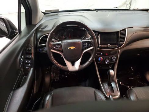 Used 2019 Chevrolet Trax LT w/ LT Convenience Package AWD/4WD image 13