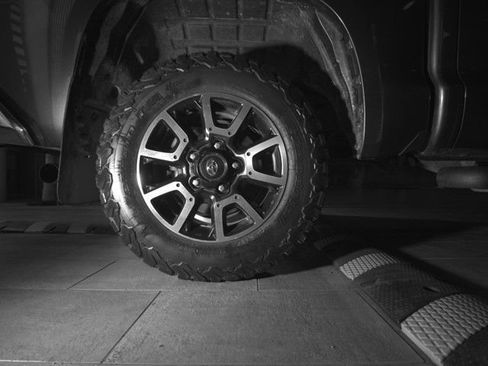 Used 2015 Toyota Tundra SR5 w/ TRD Off Road Package AWD/4WD image 10