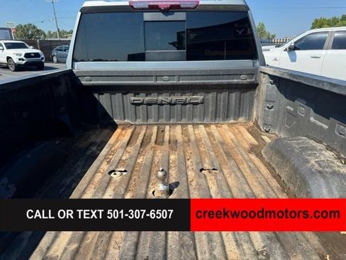 Used 2024 GMC Sierra 2500 Denali w/ Denali Reserve Package AWD/4WD image 18