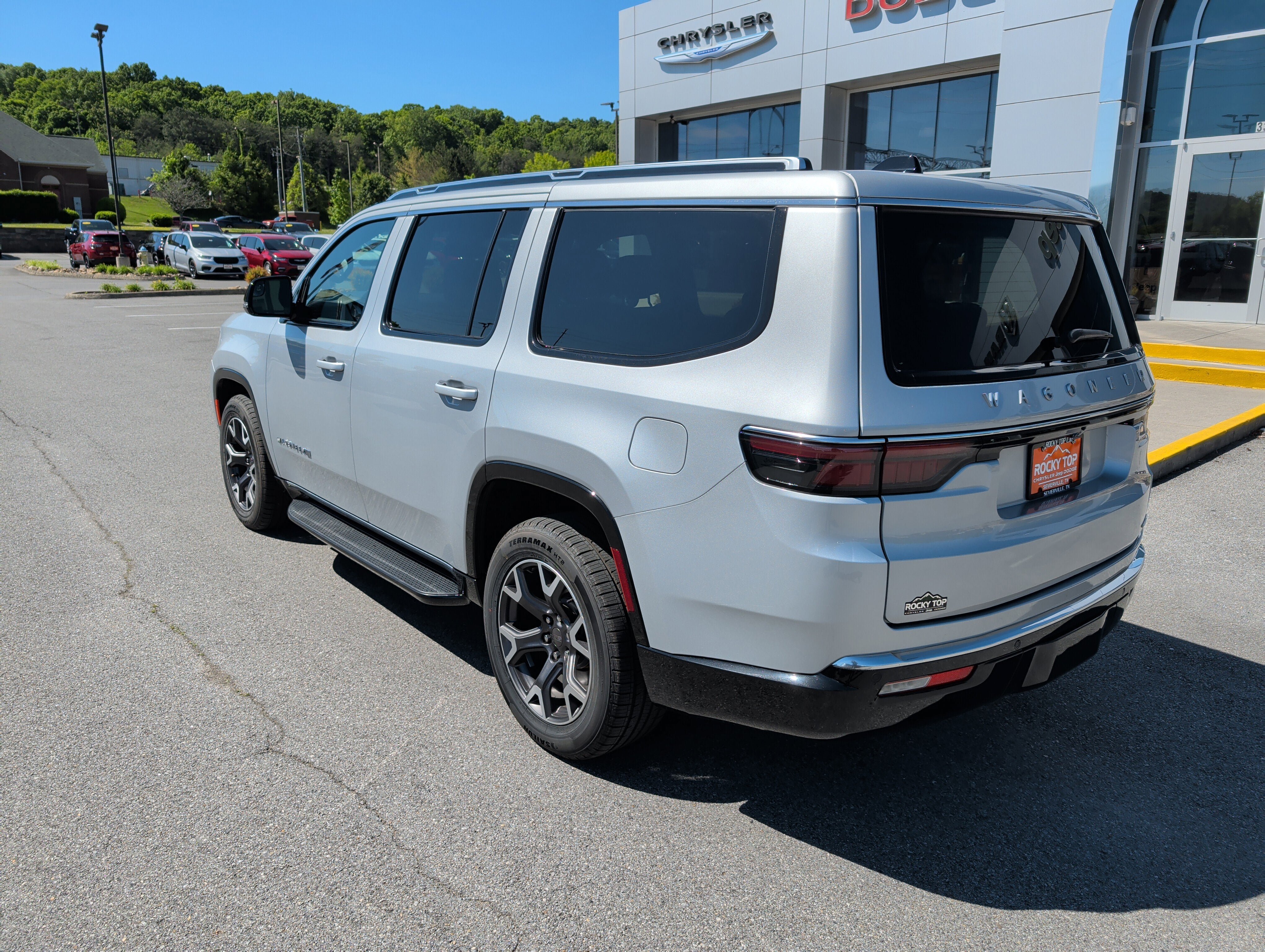 Used 2024 Jeep Wagoneer Series III AWD/4WD image 8