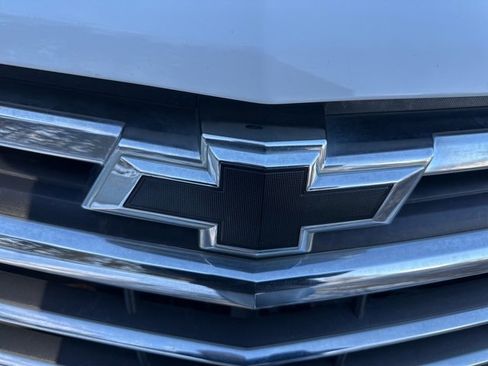 Used 2018 Chevrolet Equinox Premier image 9