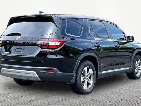 Used 2025 Honda Pilot EX-L image 6