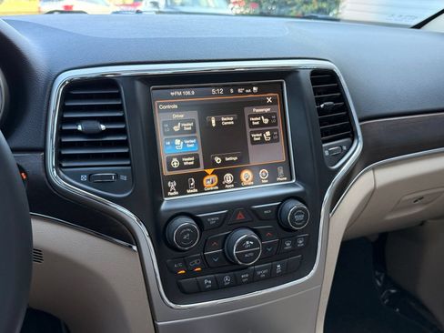 Used 2017 Jeep Grand Cherokee Limited w/ Luxury Group II AWD/4WD image 38