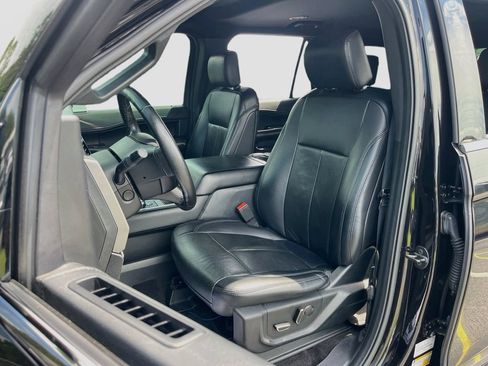Used 2019 Ford Expedition XLT w/ Equipment Group 202A RWD image 20